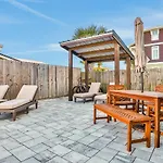 Albacore Bungalow